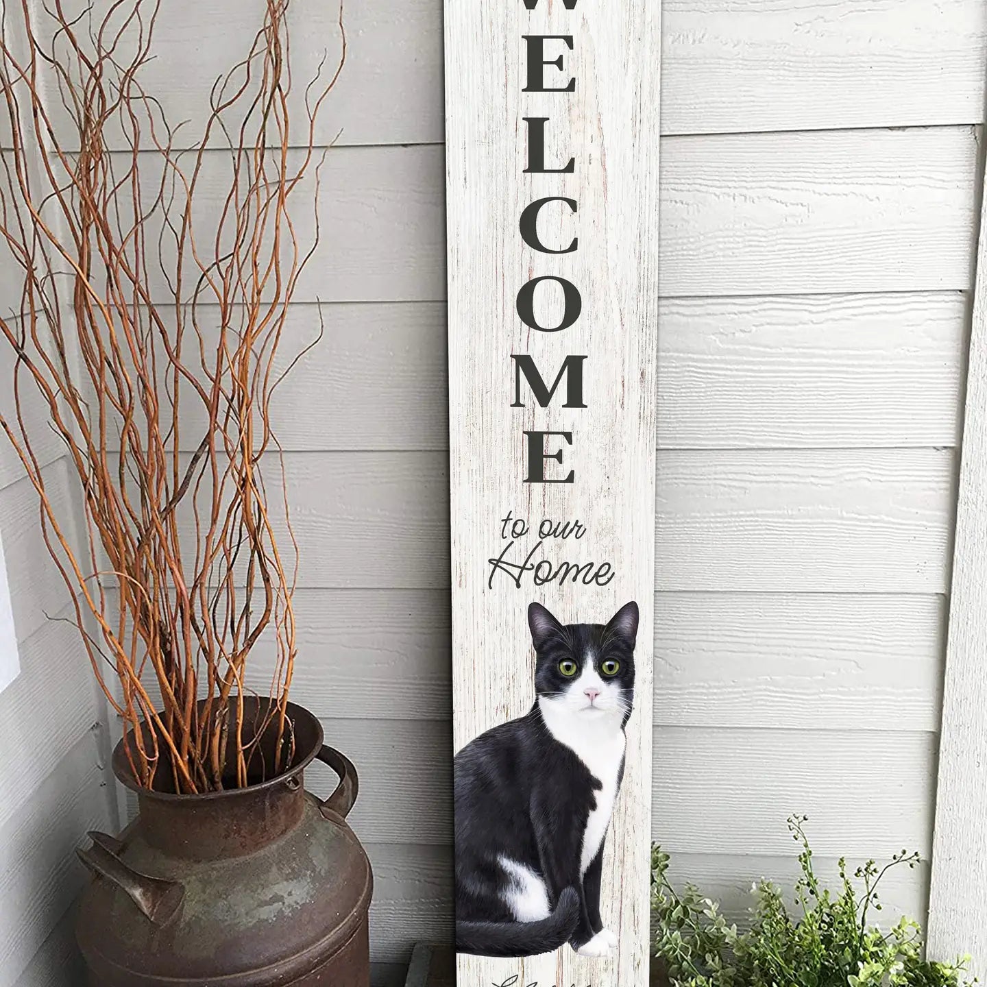Cat, Black and White Welcome Sign