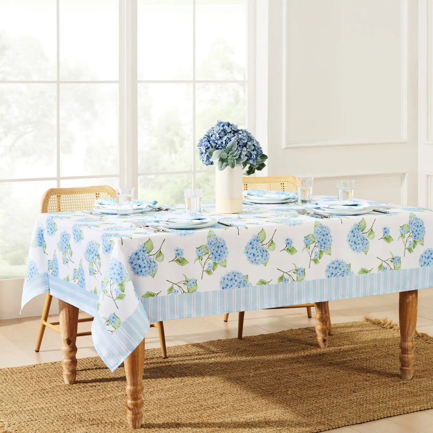 Nantucket Hydrangea Garden Tablecloth - 60"x102"