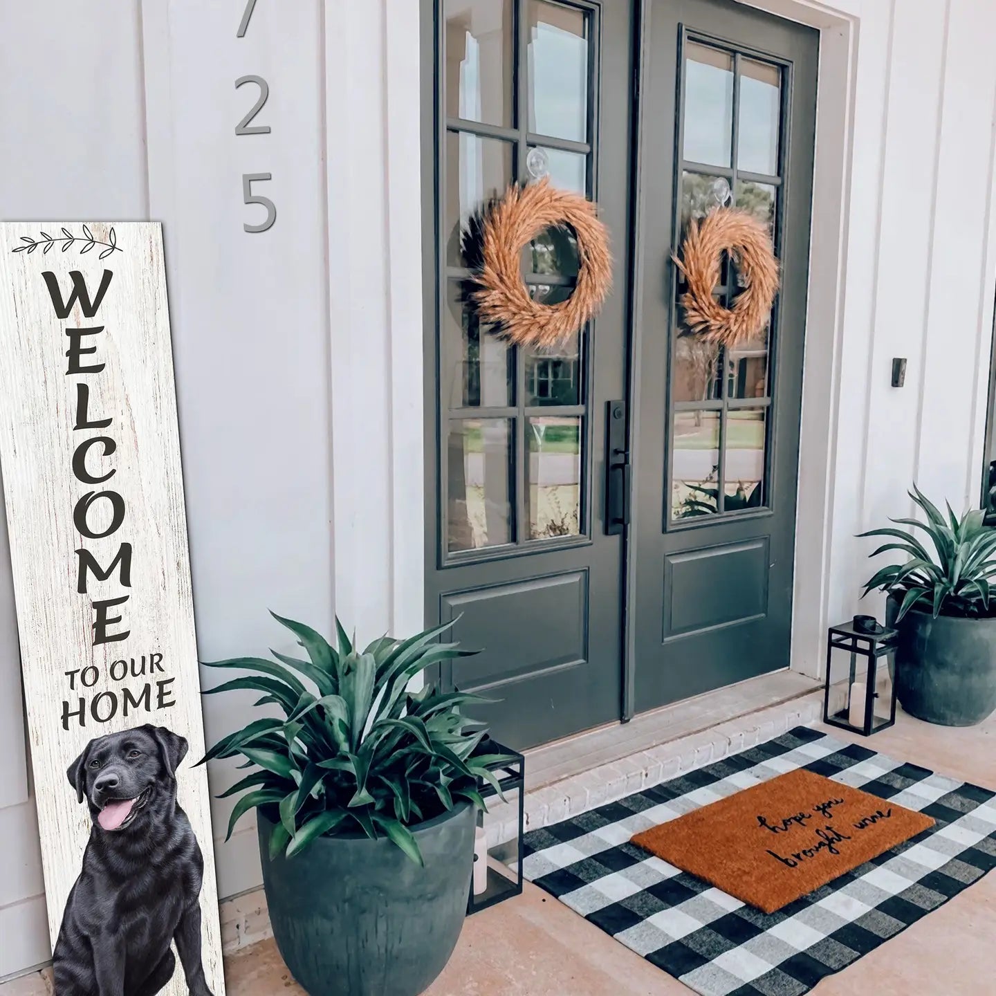 Black Lab Welcome Sign