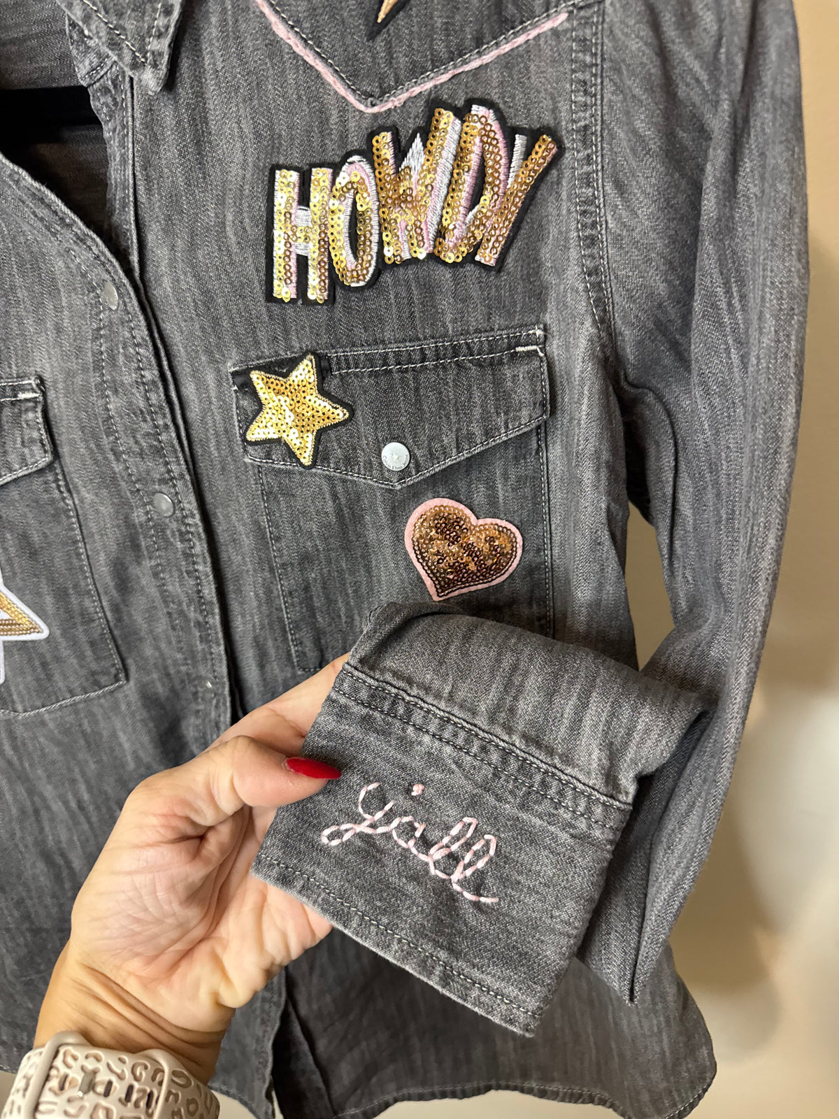 Grey Calvin Klein "Howdy Yall" Shirt - M