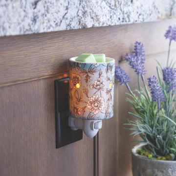 Pluggable Fragrance Warmer Flora