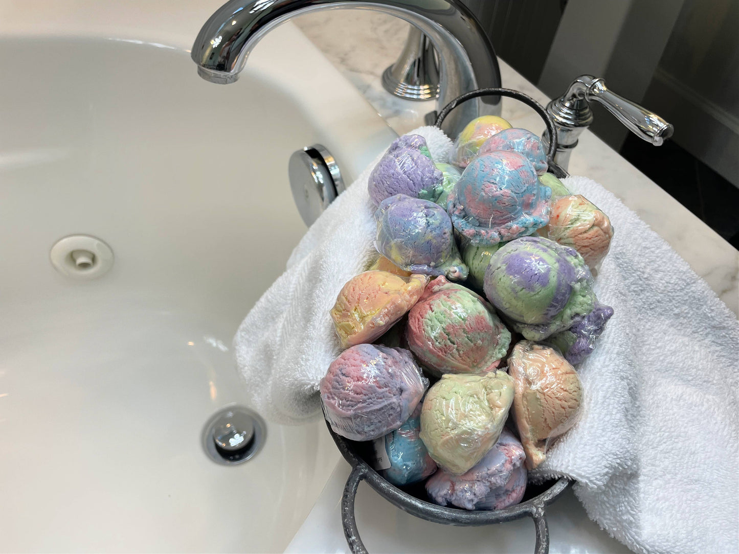 Bubble Scoops Solid Bubble Bath RAINBOW SHERBET