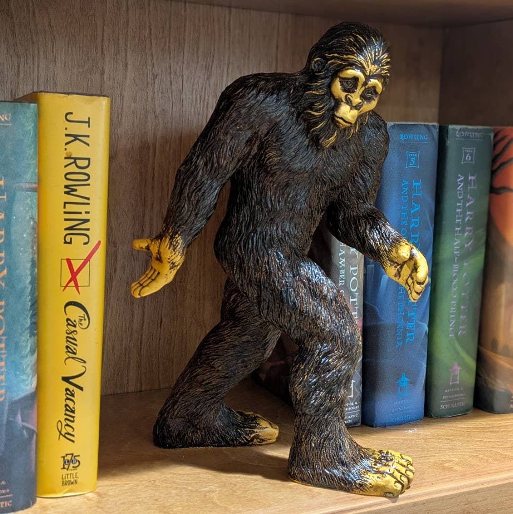 Bigfoot Classic Standing Statue 11.5 inch H w/ metal stake: Stonewash