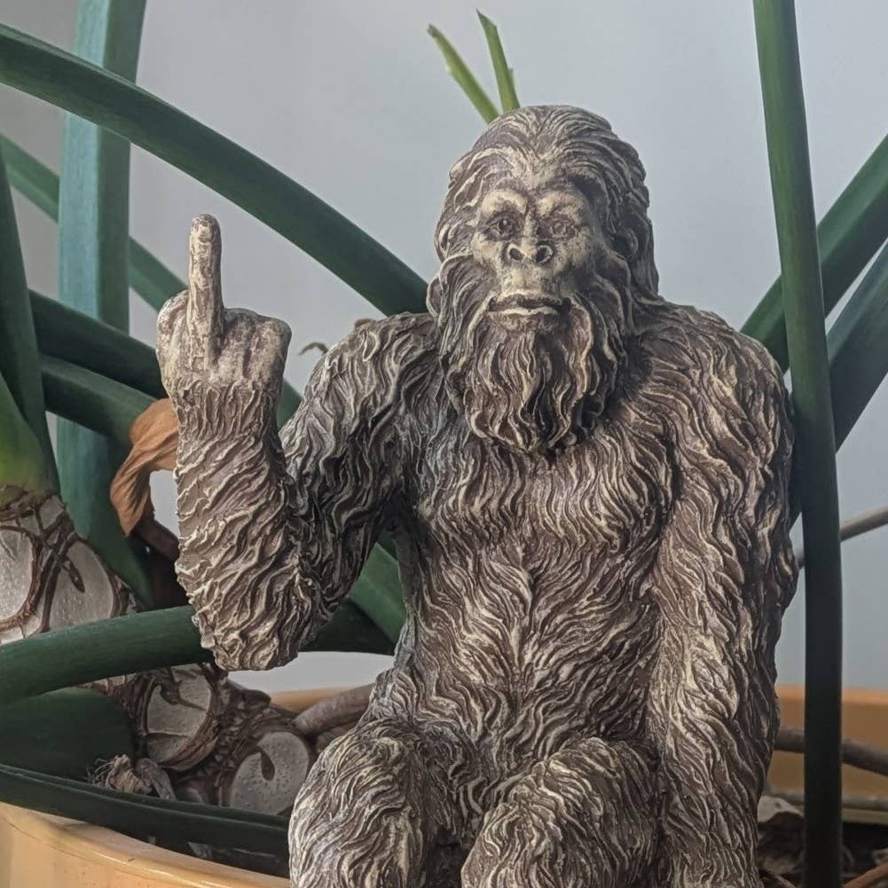 Bigfoot 'The Rude' Sasquatch Statue 10 inch H Shelf Sitter: Stonewash